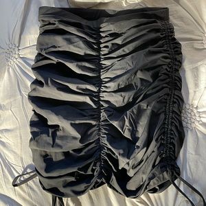 FOREVER 21 RUCHED SKIRT